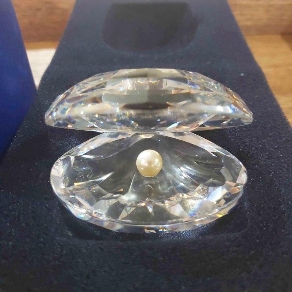Swarovski Shell with Pearl
